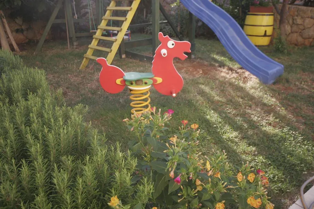 קרק Apartments Salatic 0*,