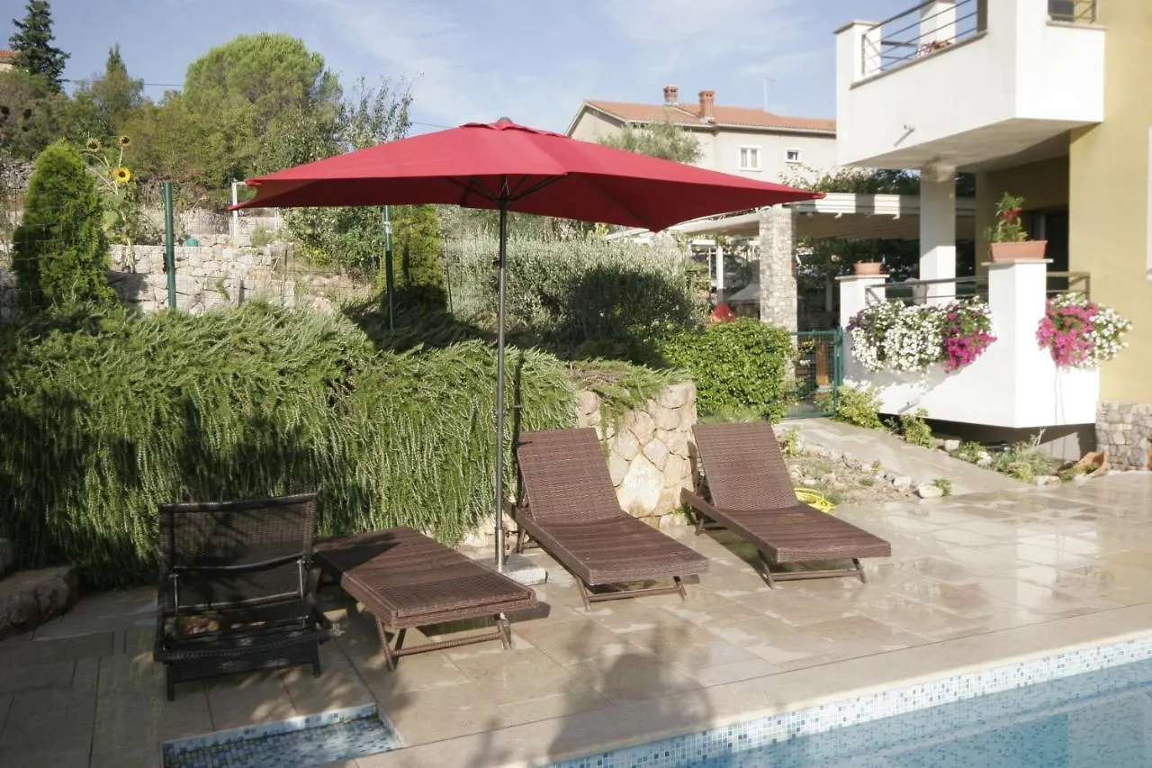 קרק Apartments Salatic 0*,
