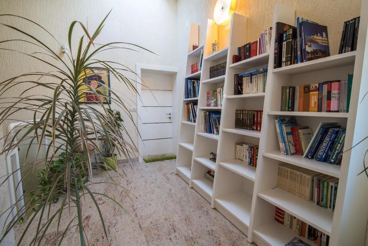 קרק Apartments Salatic