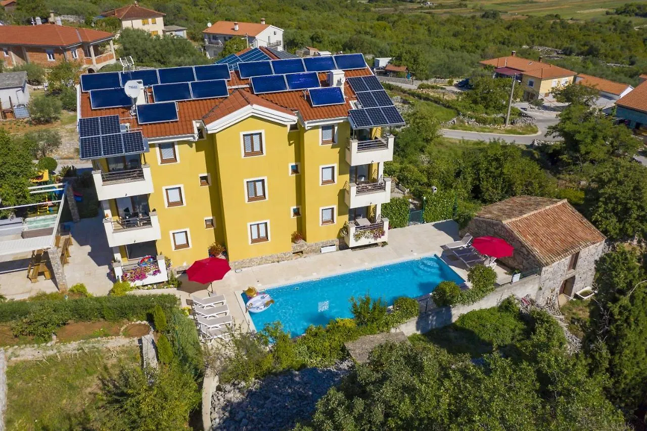 קרק Apartments Salatic